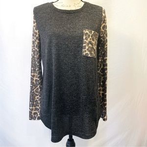 Reb in J Solid and Animal Print Contrast Front Pocket Long Sleeve Shirt NWT M